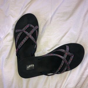 Women’s Tevas!